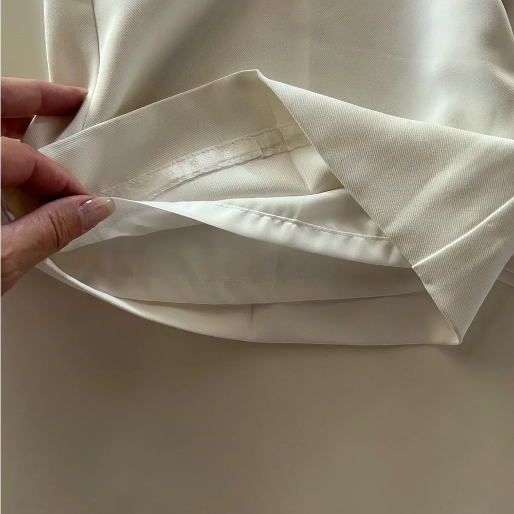 NWOT Wide Leg Crepe Capris in Winter White - Picture 7 of 12